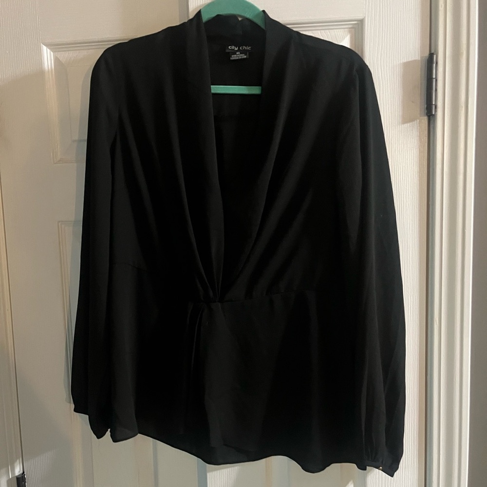 Black twist front peplum top by City Chic